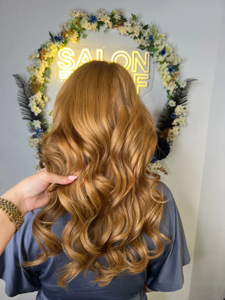 Na de behandeling: 120 gram Manes-extensions van 45 cm geplaatst